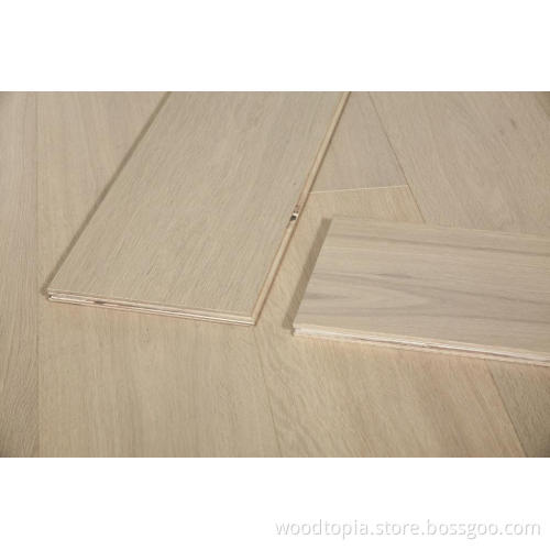 Multi-Layer Massivholz-Floors gegen Abrieb